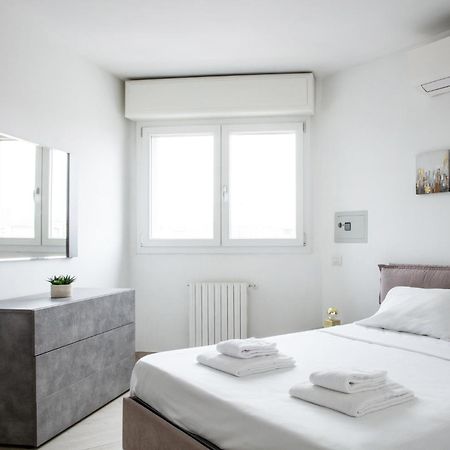 Dehomes - Porta Genova Luxury Stay Милан Экстерьер фото